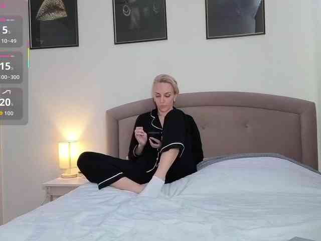 FemdomLadyMaria webcam