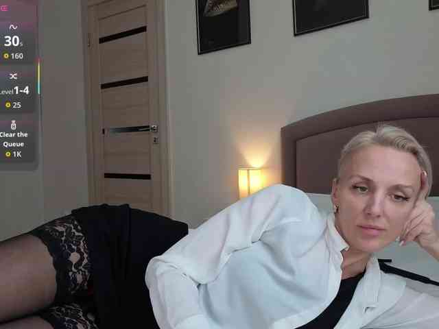FemdomLadyMaria webcam
