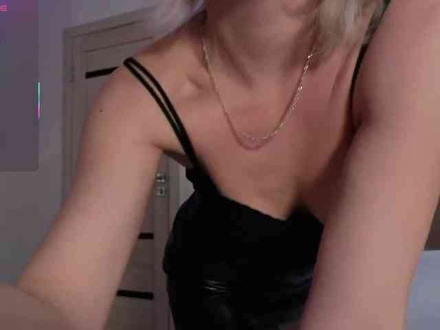 FemdomLadyMaria webcam