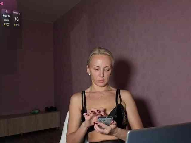 Alenaa Live Webcam on BongaCams