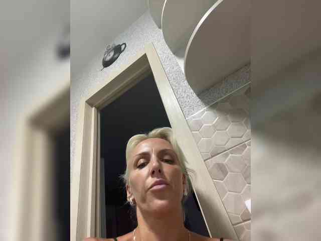 FemdomLedyMaria webcam