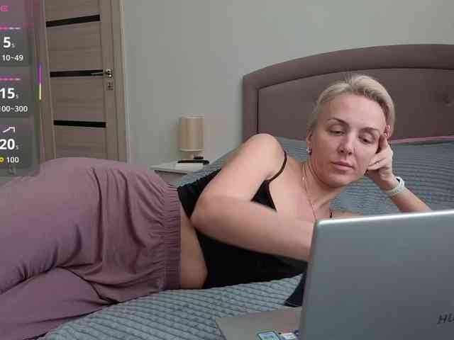 FemdomLadyMaria webcam
