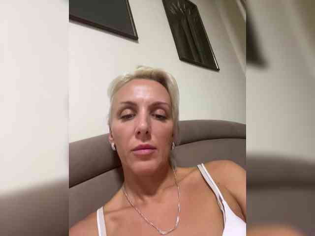 FemdomLedyMaria webcam