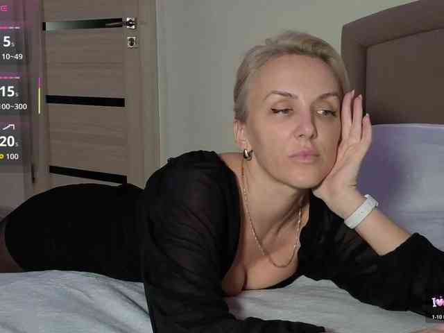 FemdomLadyMaria webcam