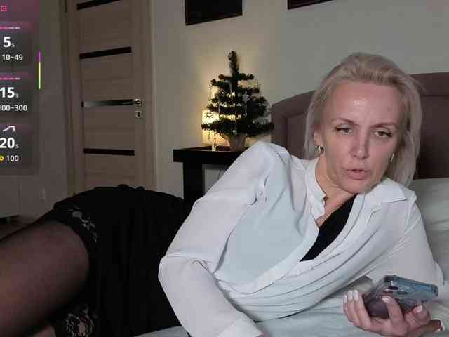 FemdomLadyMaria webcam