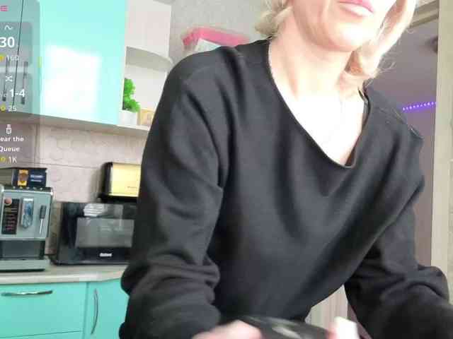 FemdomLadyMaria webcam