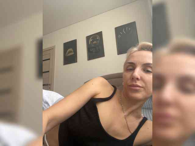 FemdomLadyMaria webcam