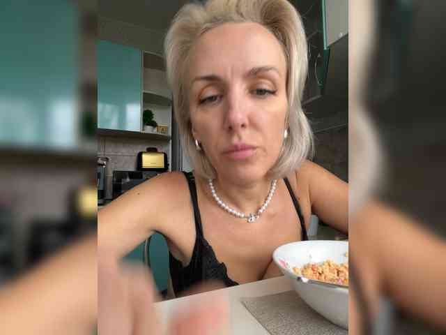 FemdomLadyMaria webcam