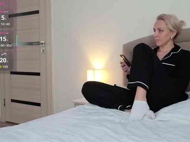 FemdomLadyMaria webcam