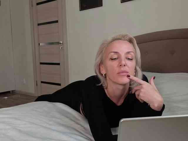 FemdomLadyMaria webcam