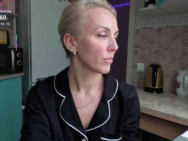 FemdomLadyMaria webcam