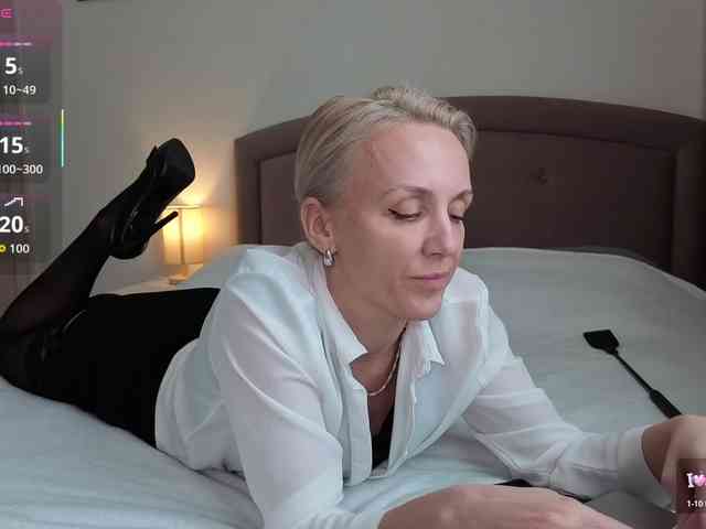 FemdomLadyMaria webcam