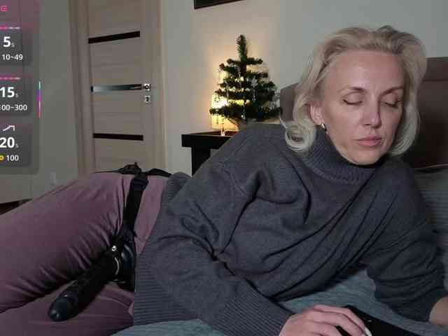 FemdomLadyMaria webcam