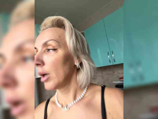 FemdomLadyMaria webcam