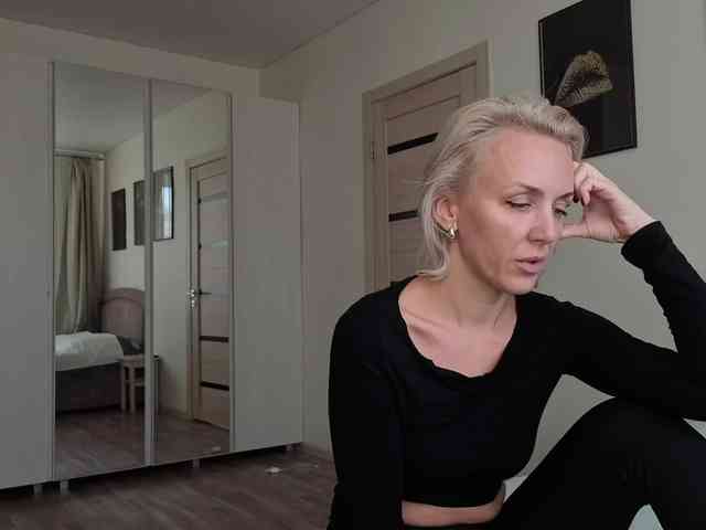 FemdomLadyMaria webcam