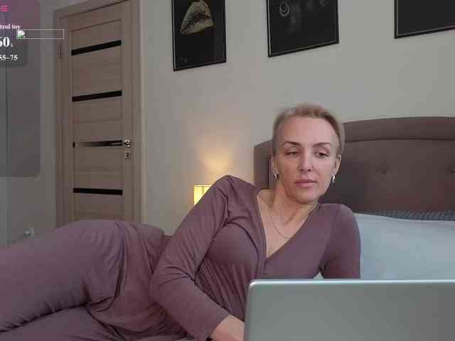 FemdomLadyMaria webcam