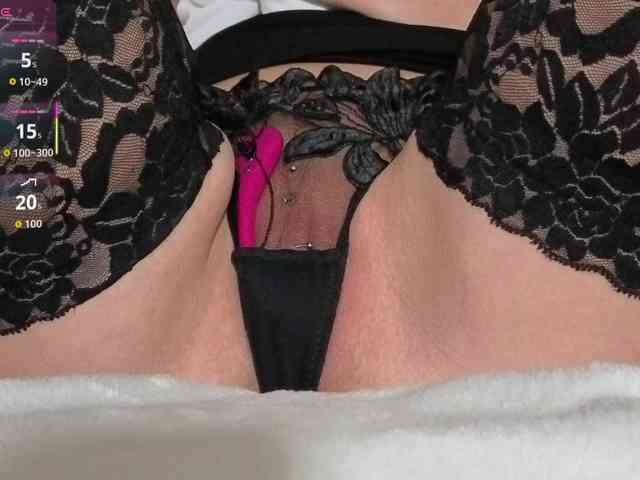 Alenaa Live Webcam on BongaCams