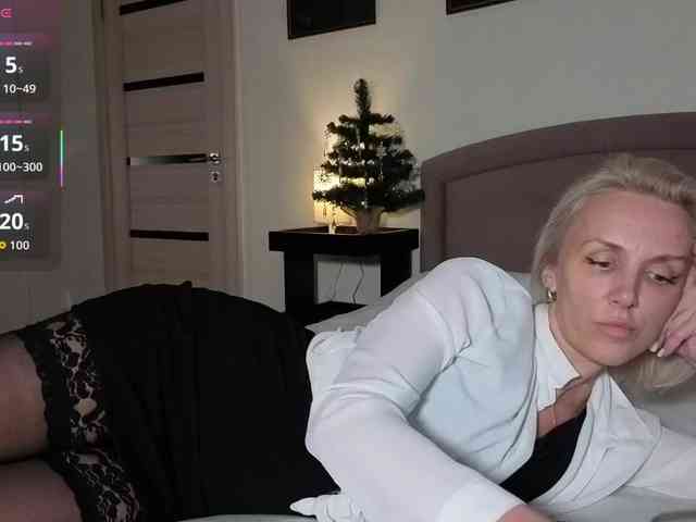 FemdomLadyMaria webcam