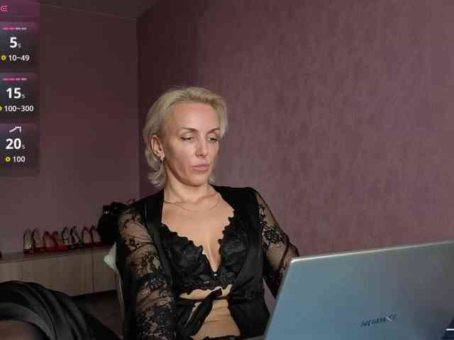 FemdomLedyMaria webcam