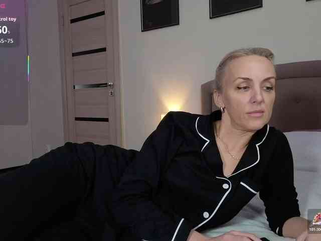 FemdomLadyMaria webcam