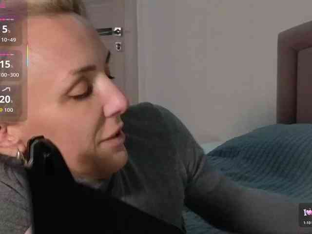 FemdomLadyMaria webcam