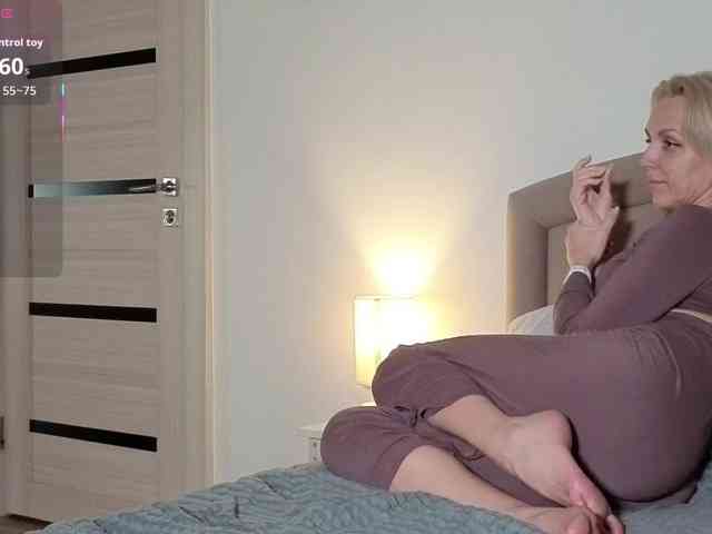 FemdomLadyMaria webcam