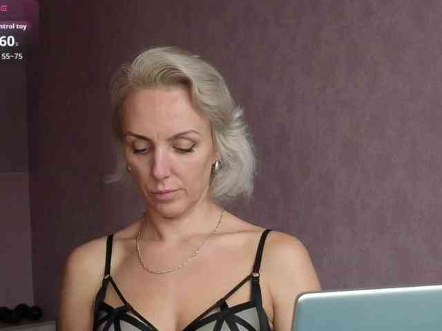FemdomLedyMaria webcam