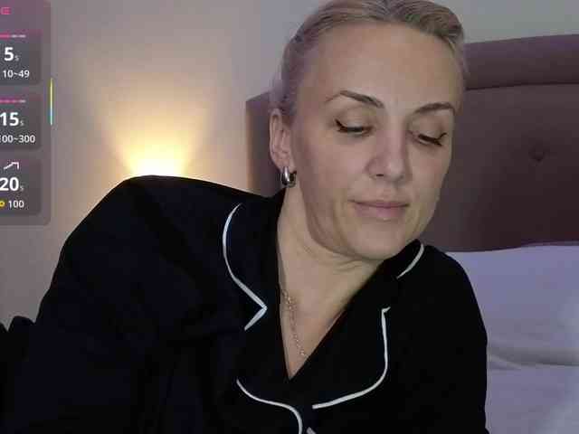 FemdomLadyMaria webcam