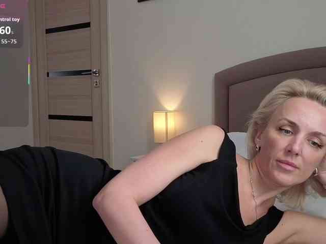 FemdomLadyMaria webcam