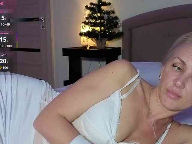 FemdomLadyMaria webcam