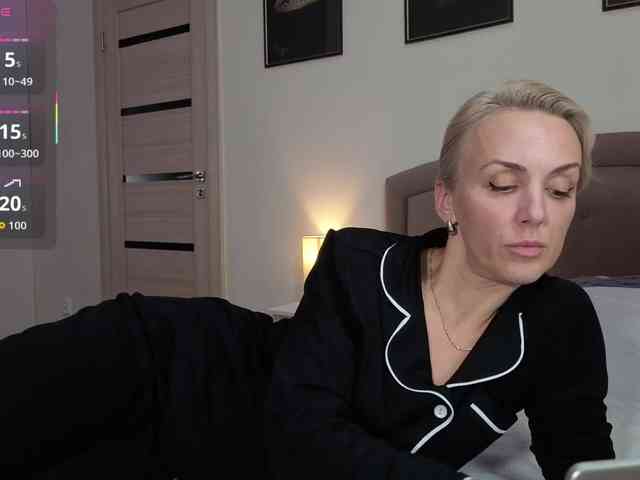 FemdomLadyMaria webcam