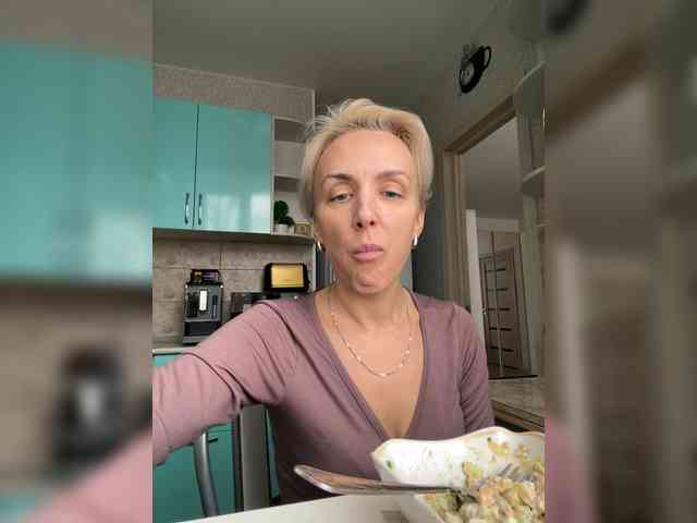 FemdomLadyMaria webcam