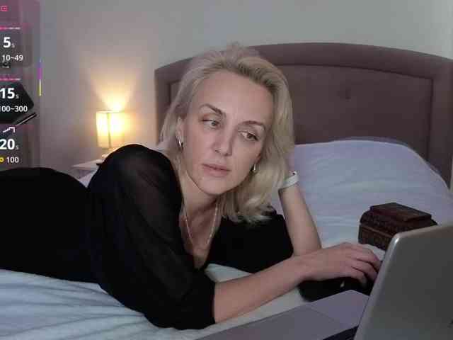 FemdomLadyMaria webcam