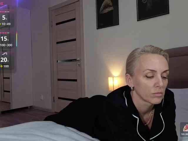 FemdomLadyMaria webcam