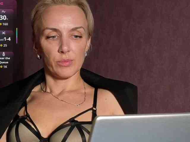 FemdomLadyMaria webcam