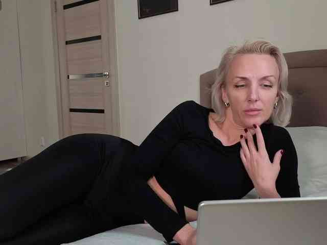 FemdomLadyMaria webcam