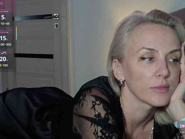 FemdomLadyMaria webcam