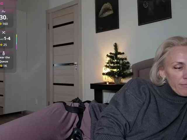 FemdomLadyMaria webcam