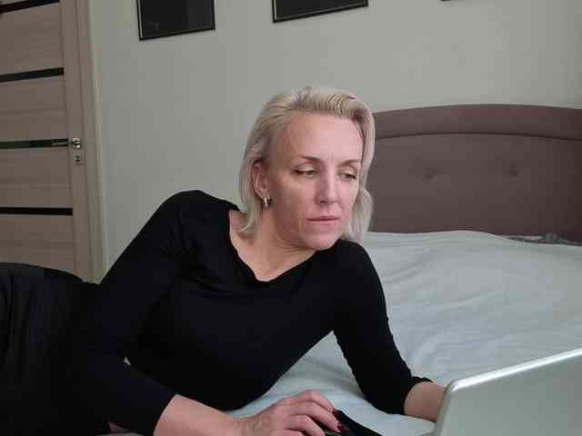 FemdomLadyMaria webcam