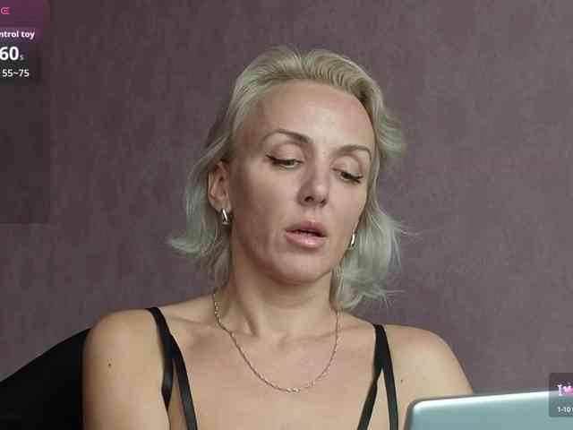 FemdomLedyMaria webcam