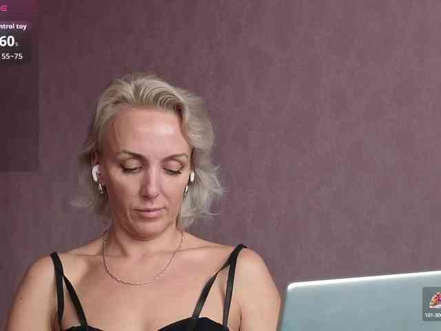 FemdomLedyMaria webcam
