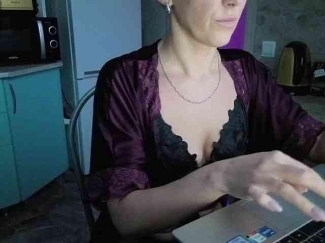 FemdomLadyMaria webcam