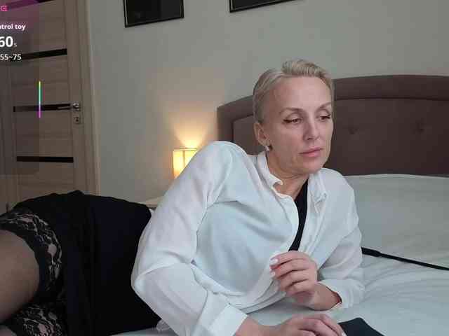 FemdomLadyMaria webcam