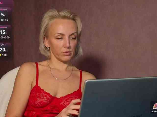 FemdomLedyMaria webcam