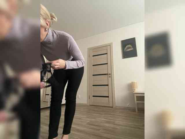 FemdomLadyMaria webcam