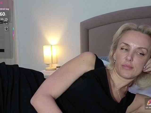 FemdomLadyMaria webcam