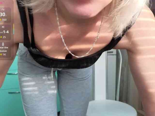 FemdomLadyMaria webcam