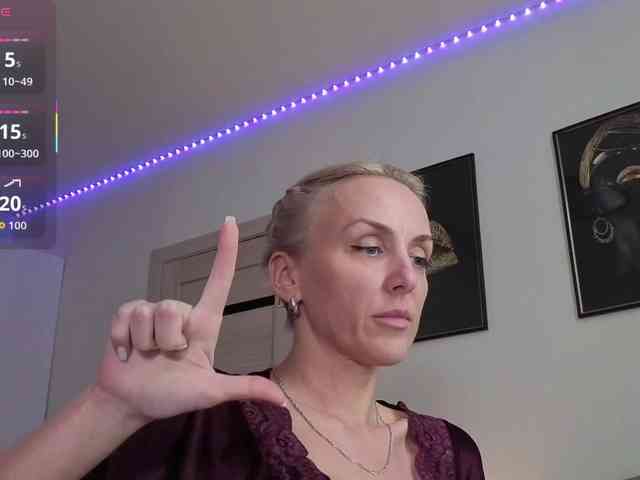 FemdomLadyMaria webcam