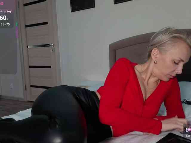 FemdomLadyMaria webcam