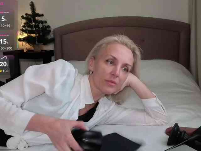 FemdomLadyMaria webcam